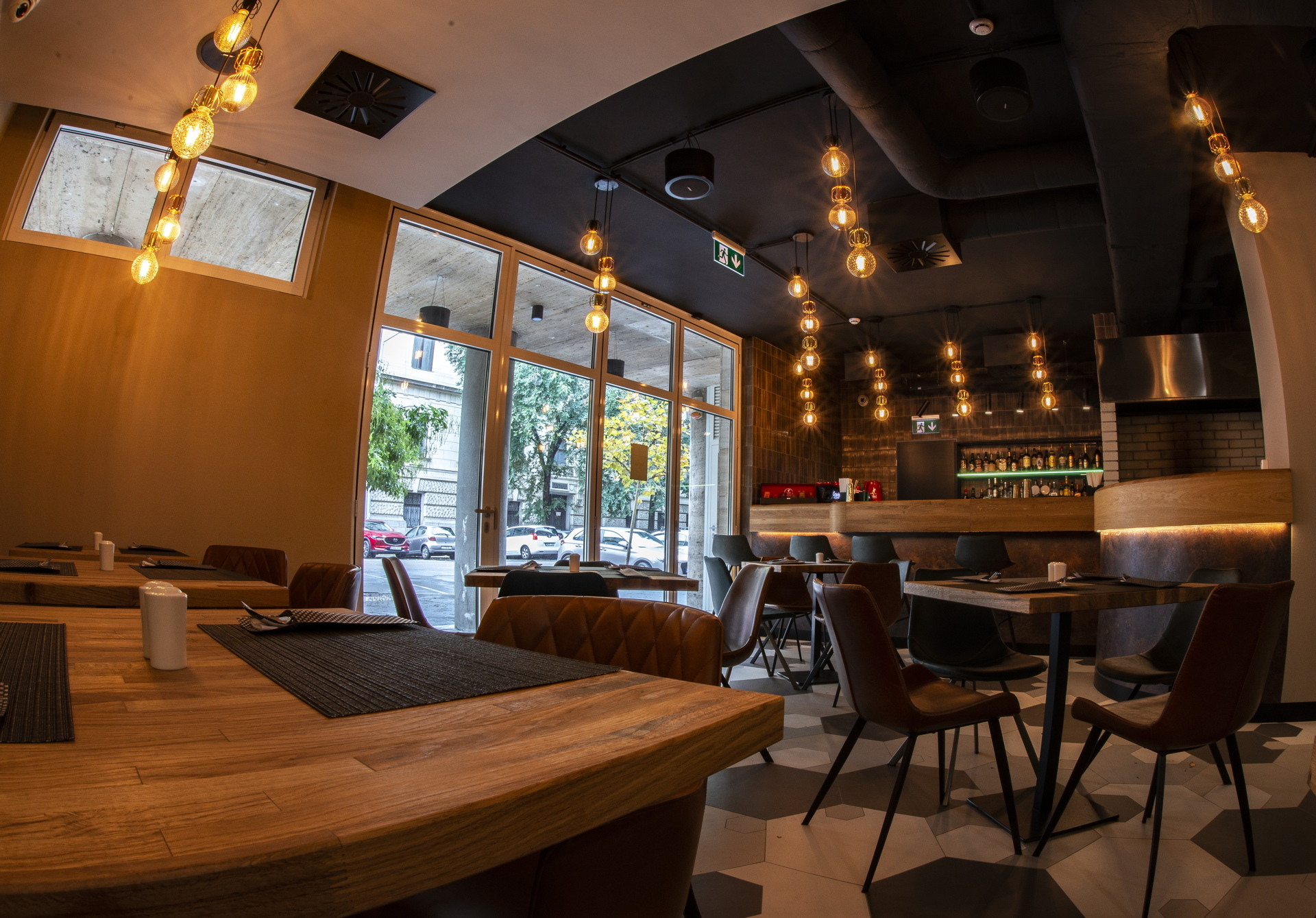 Elements Bar & Restaurant