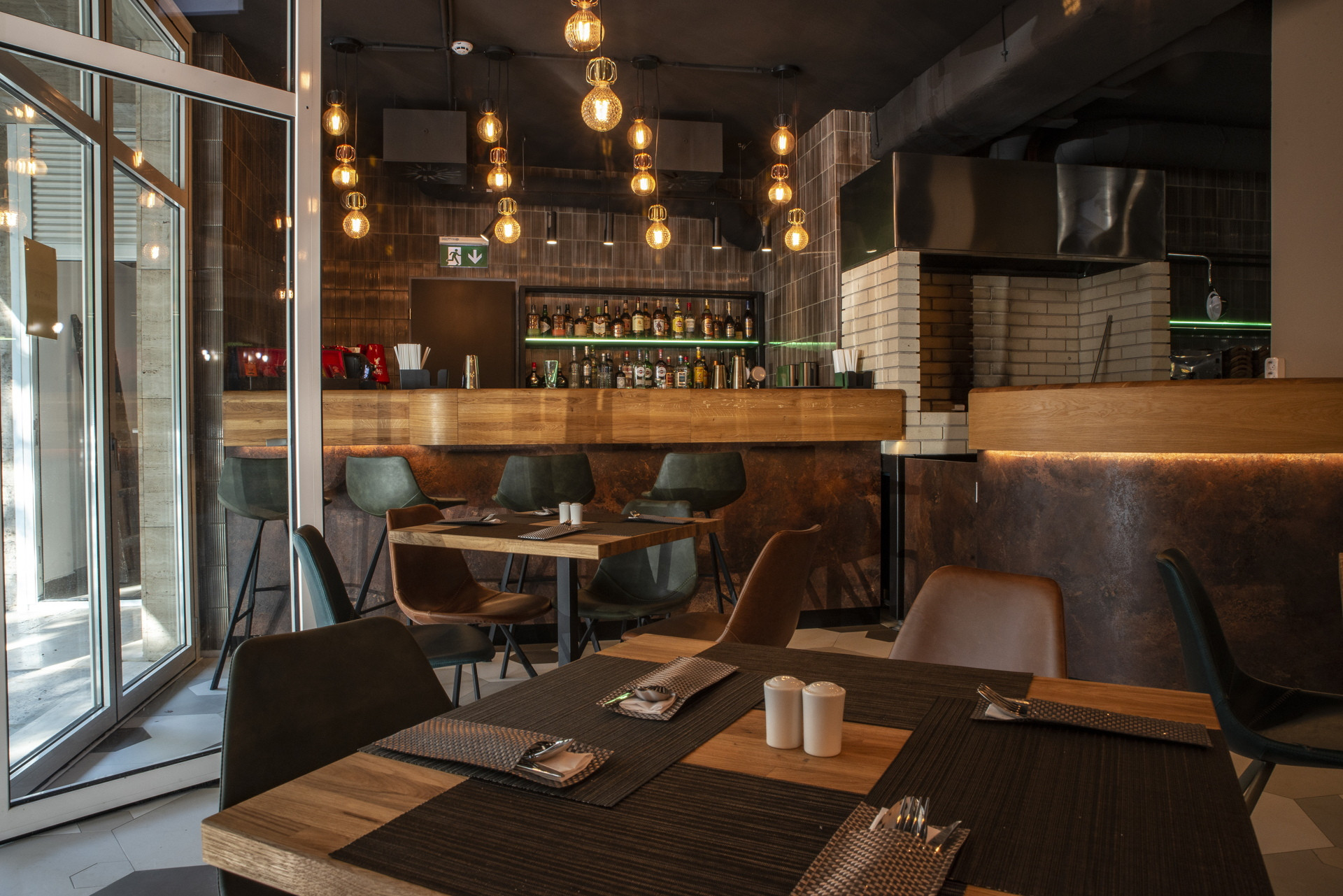 Elements Bar & Restaurant