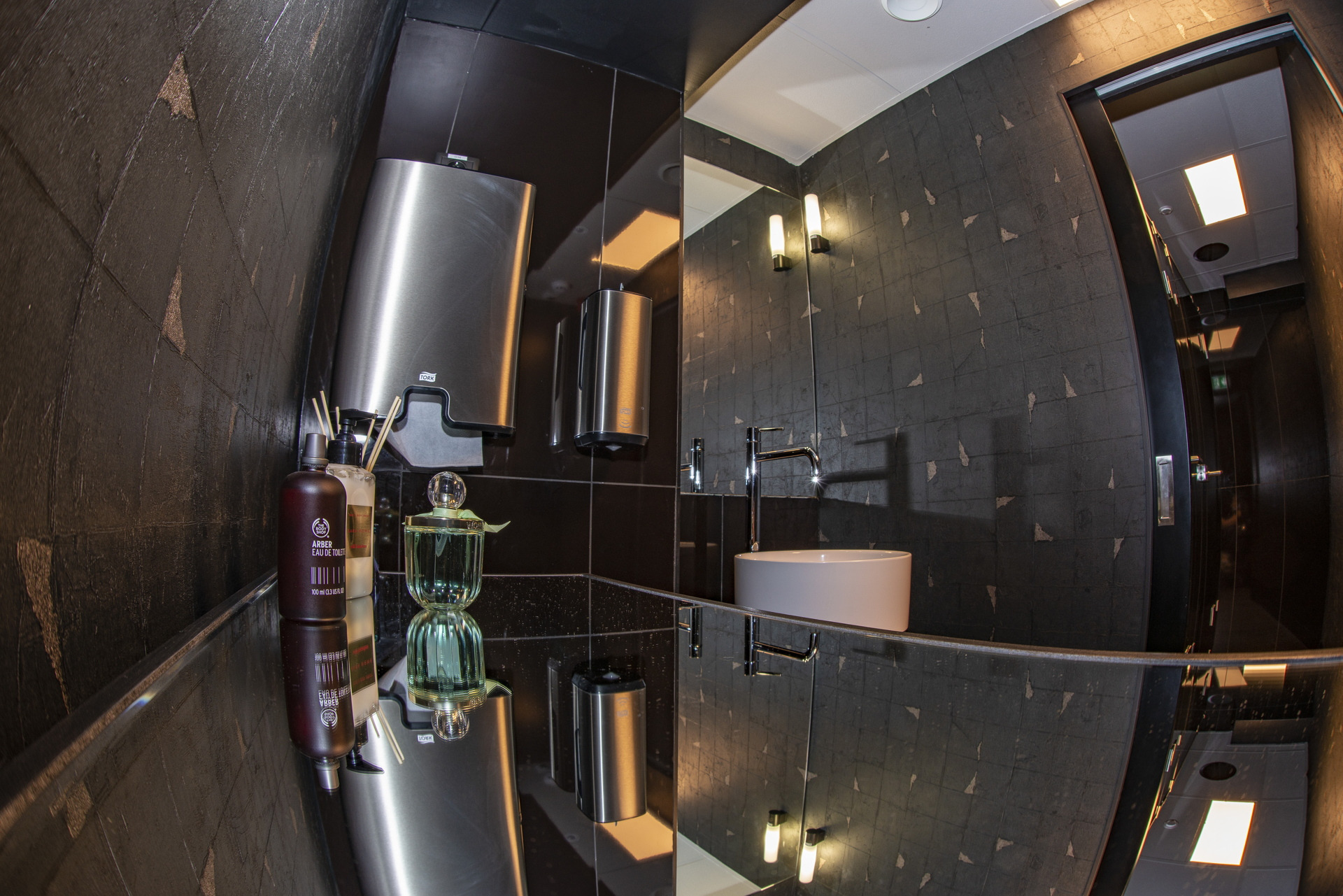 Elements Bar & Restaurant