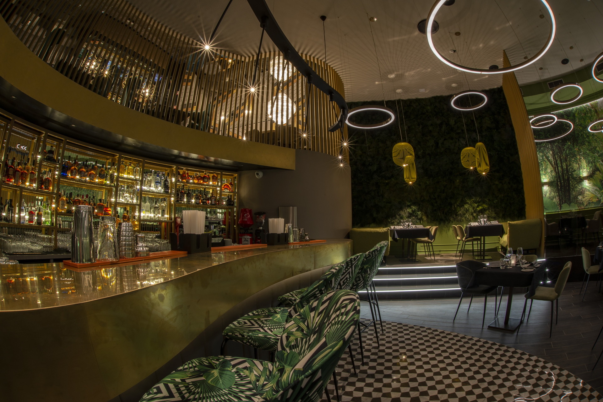 Elements Bar & Restaurant