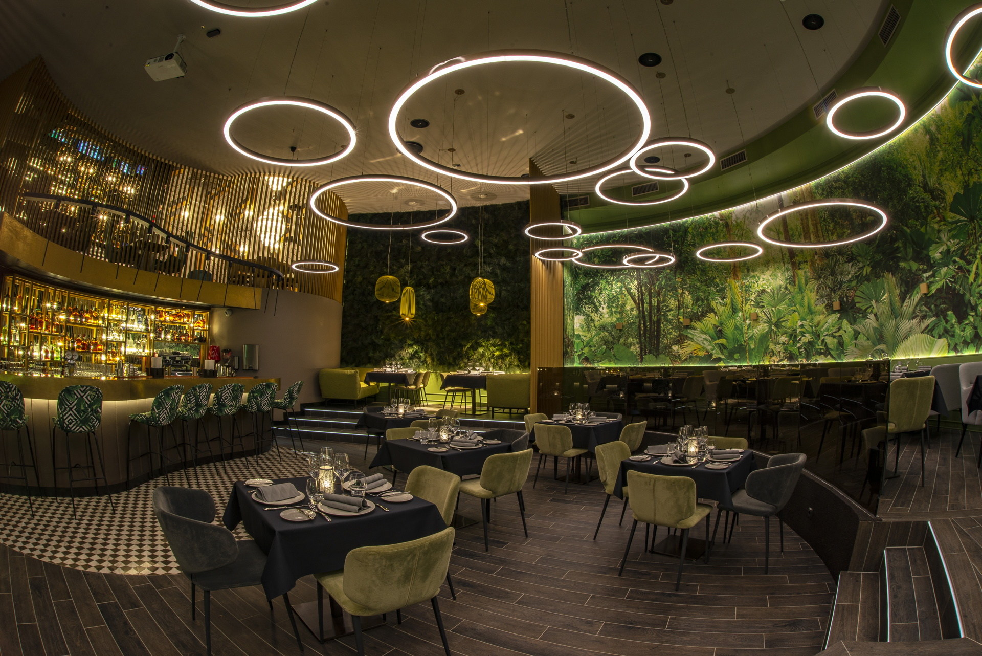 Elements Bar & Restaurant