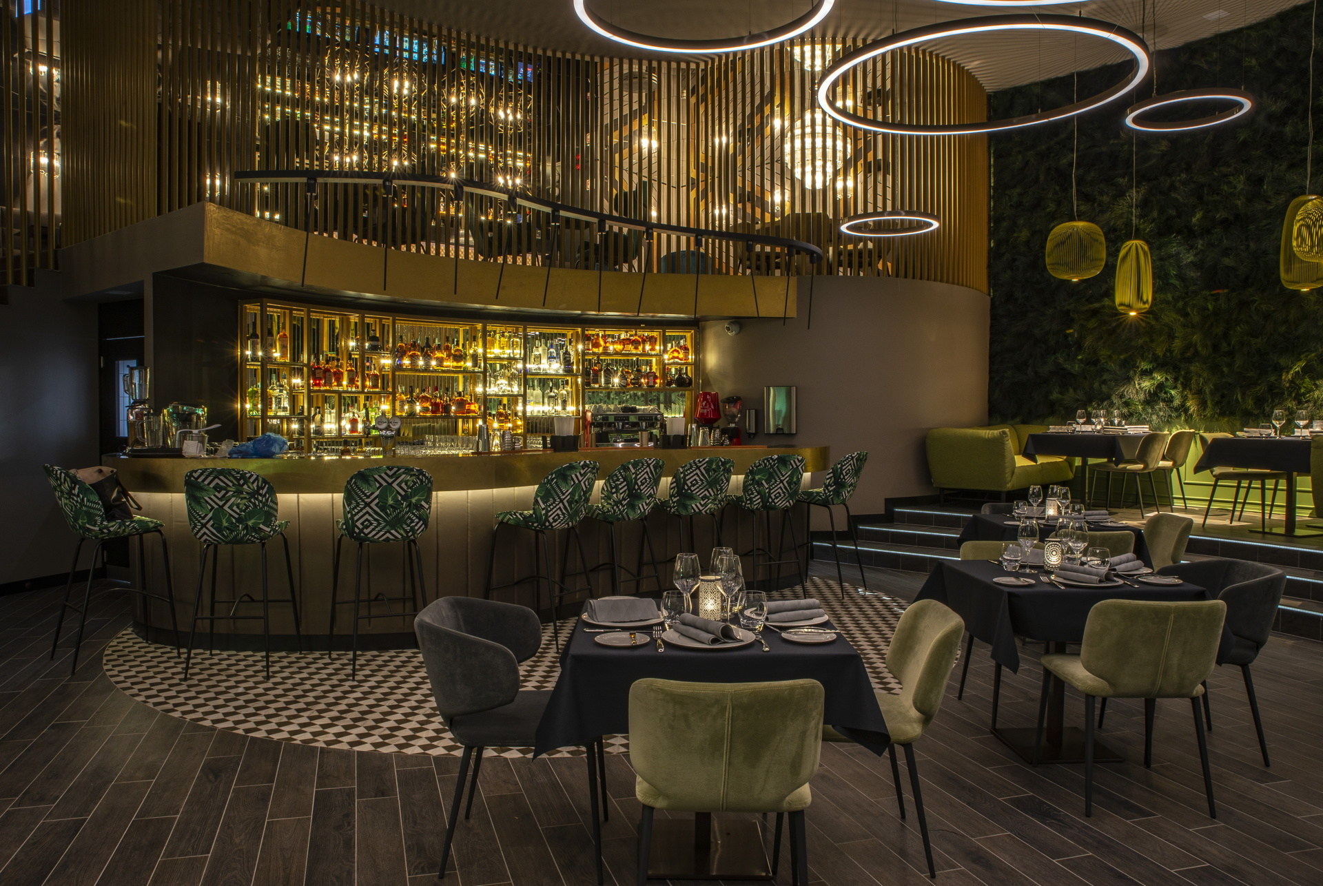 Elements Bar & Restaurant