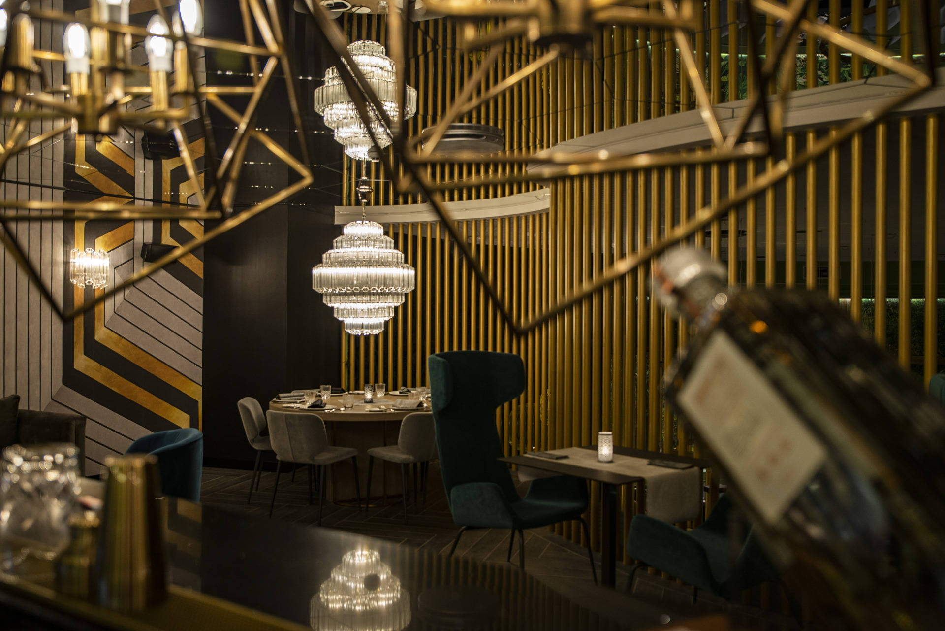 Elements Bar & Restaurant