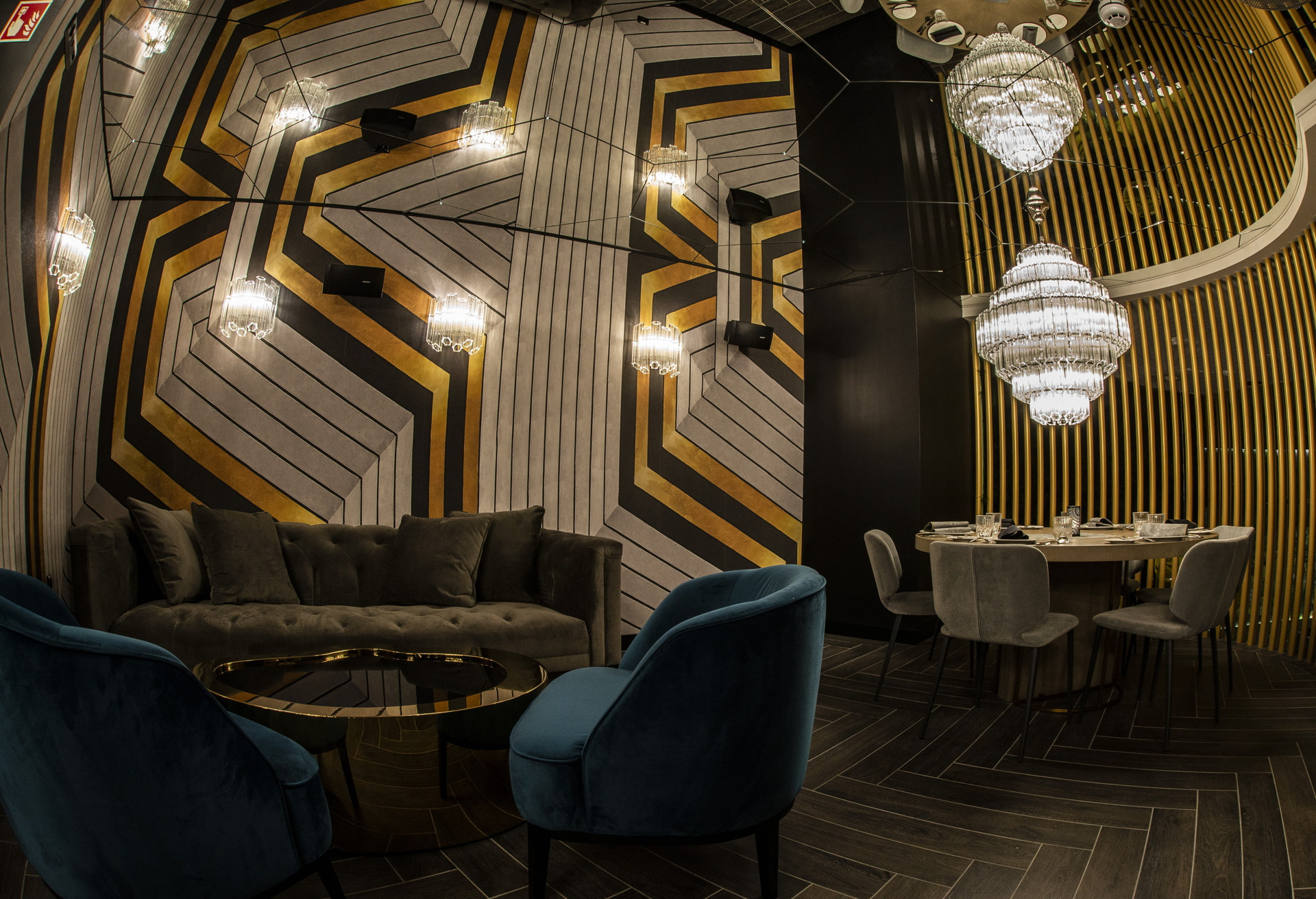 Elements Bar & Restaurant