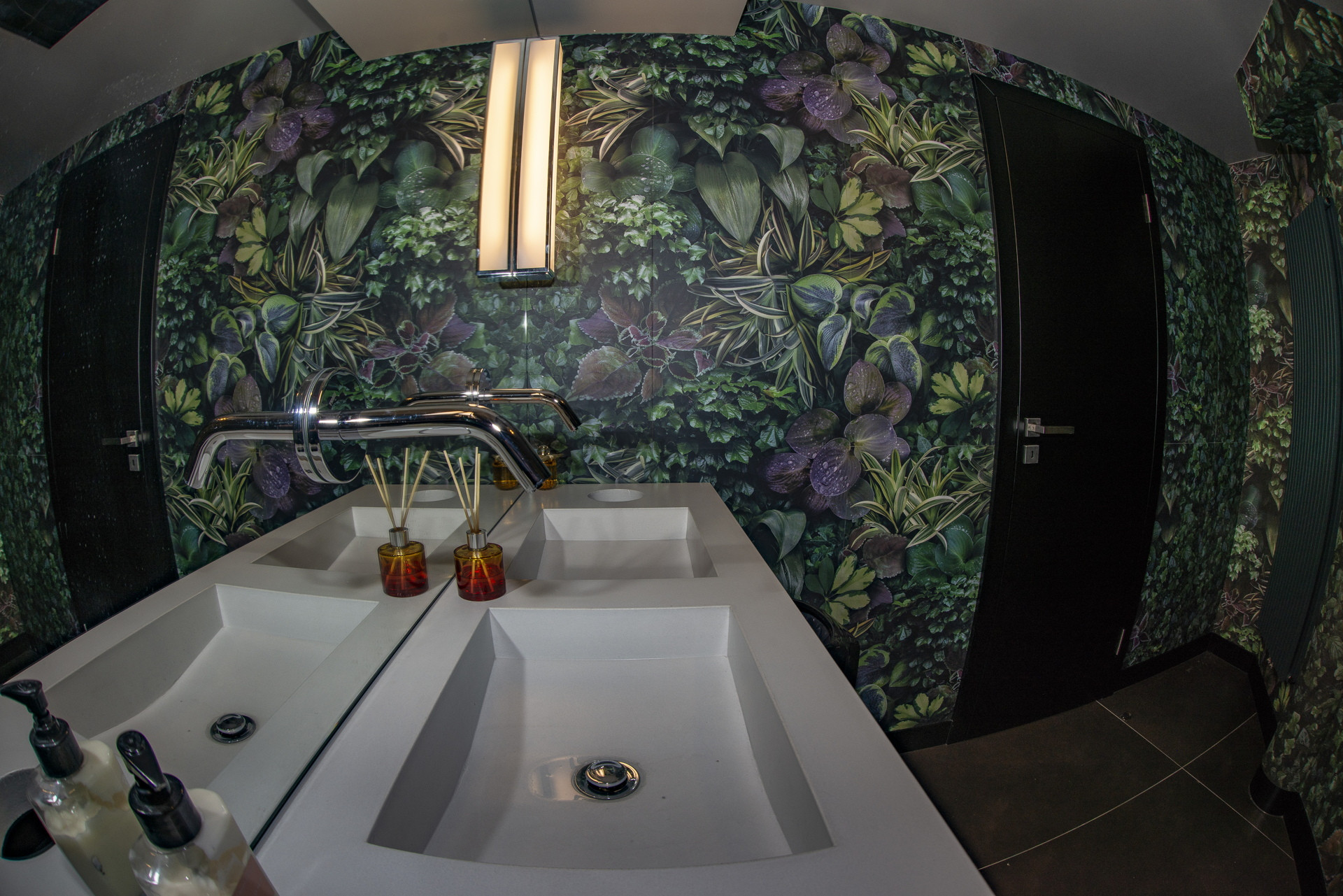 Elements Bar & Restaurant