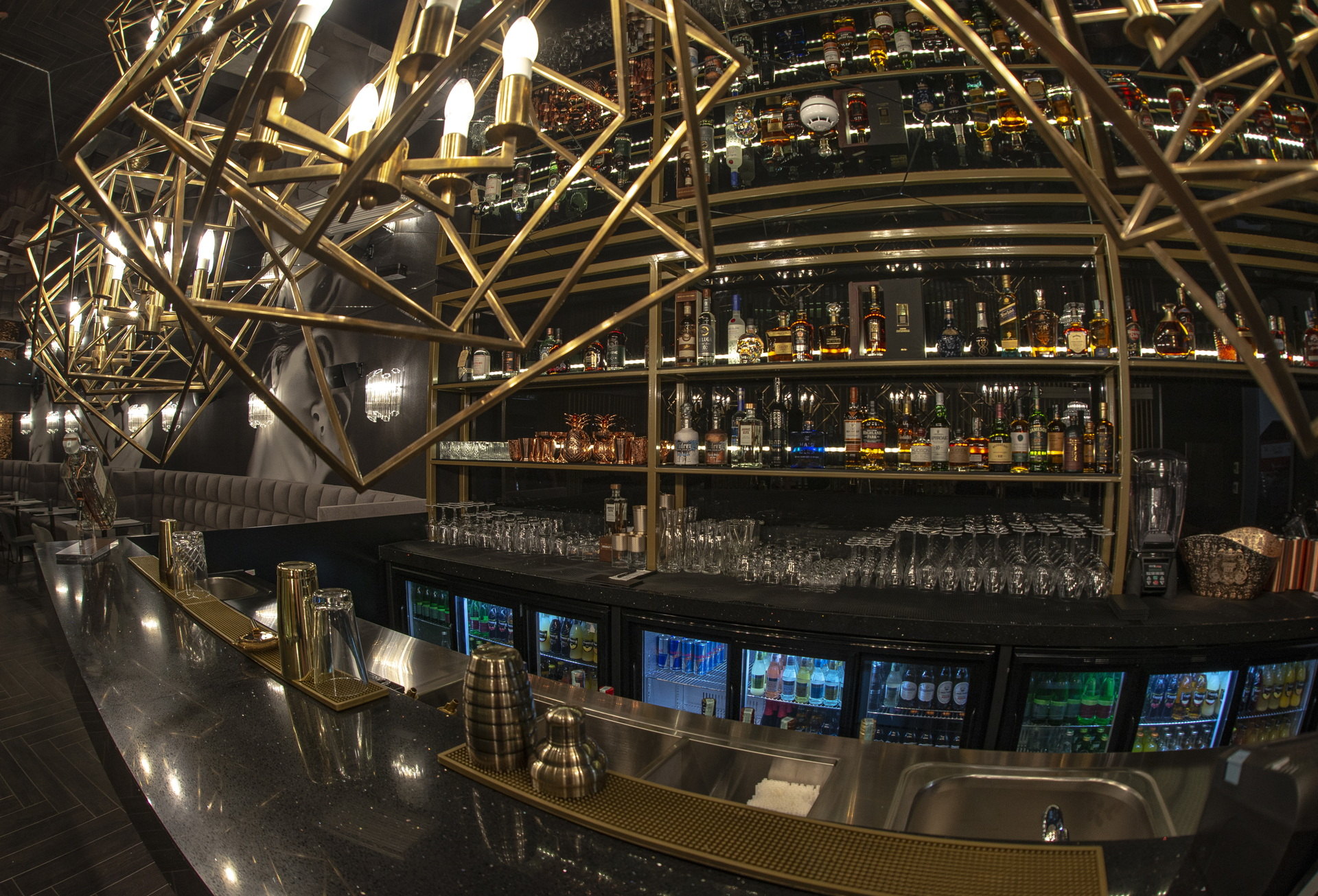 Elements Bar & Restaurant