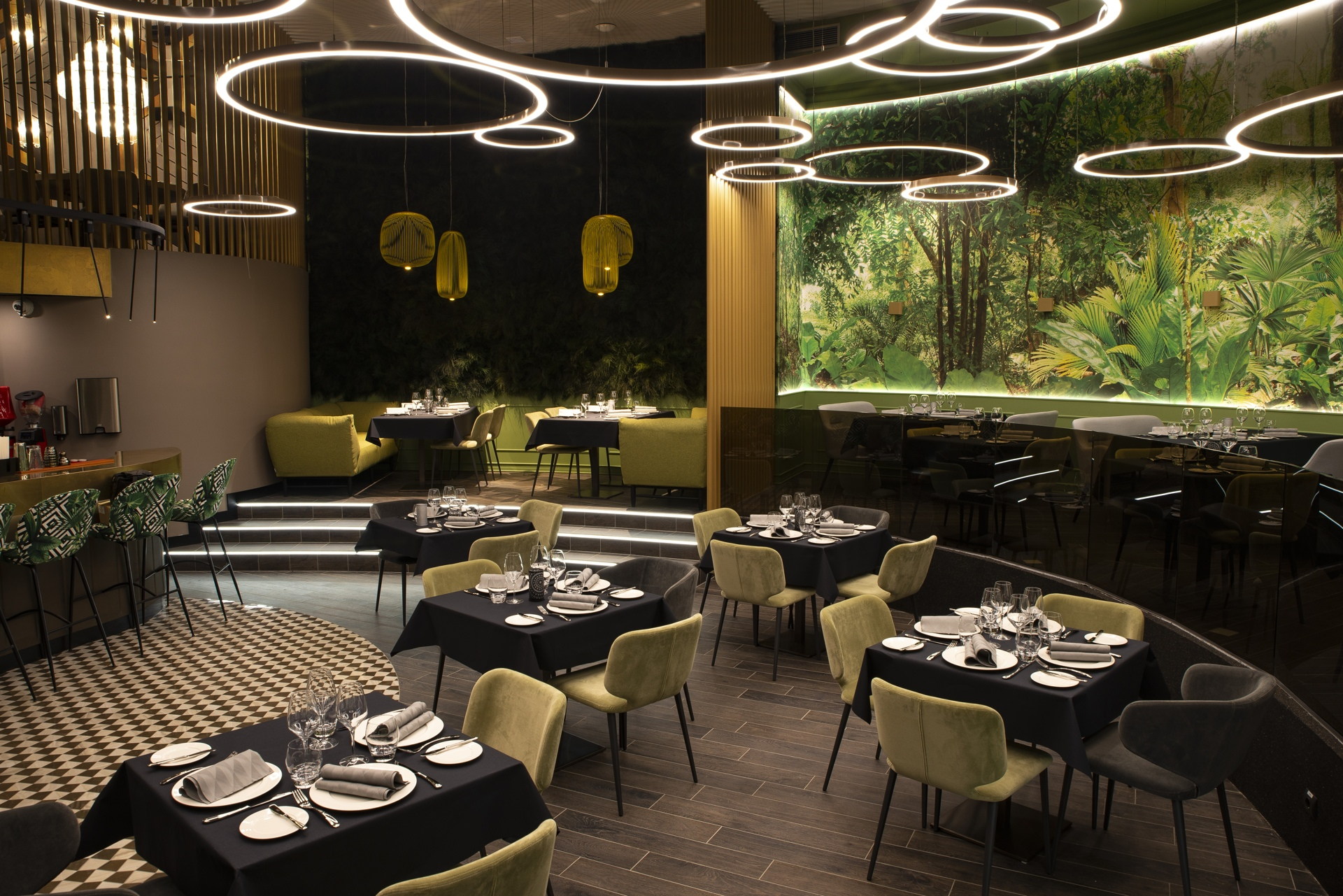 Elements Bar & Restaurant