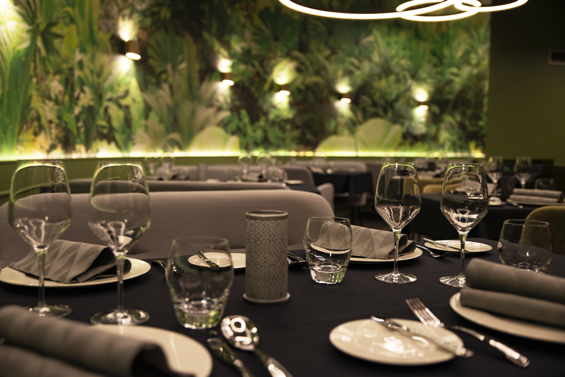 Elements Bar & Restaurant