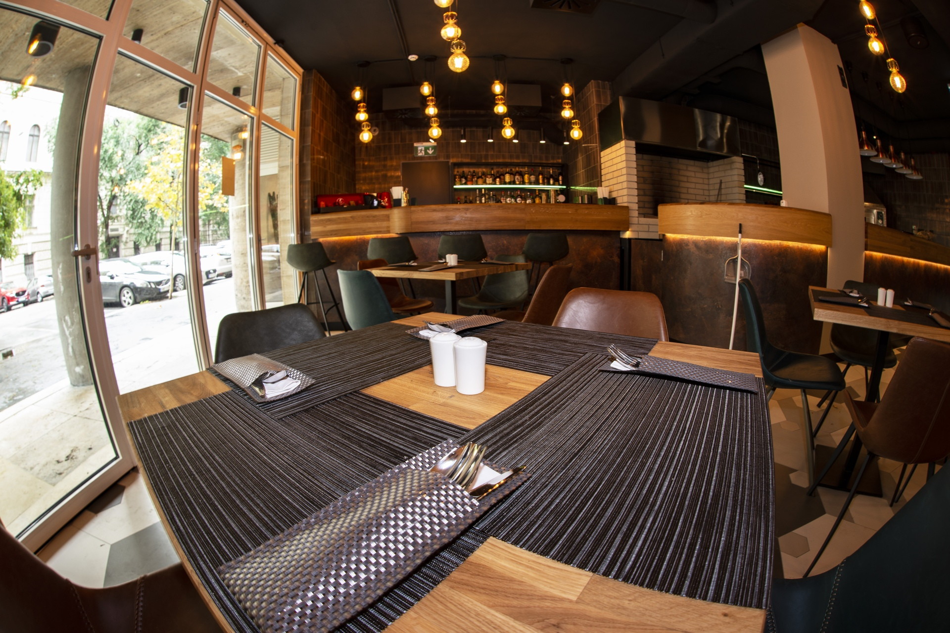 Elements Bar & Restaurant