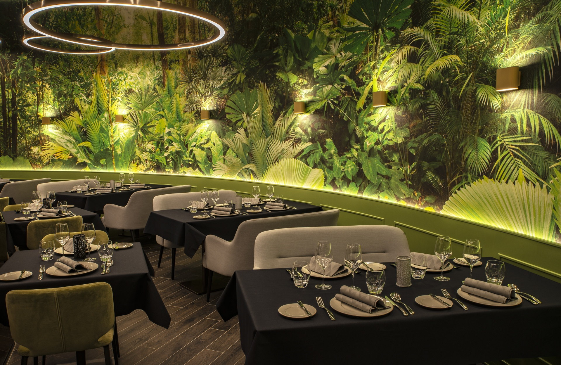 Elements Bar & Restaurant