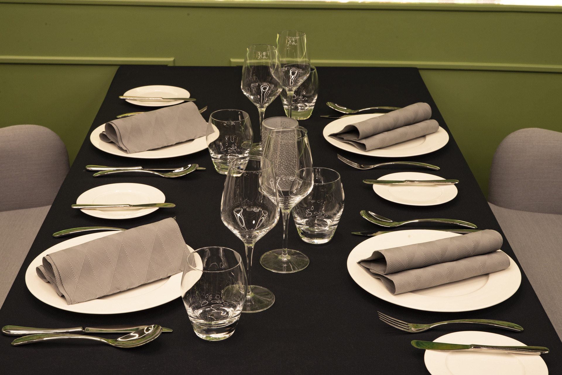 Elements Bar & Restaurant