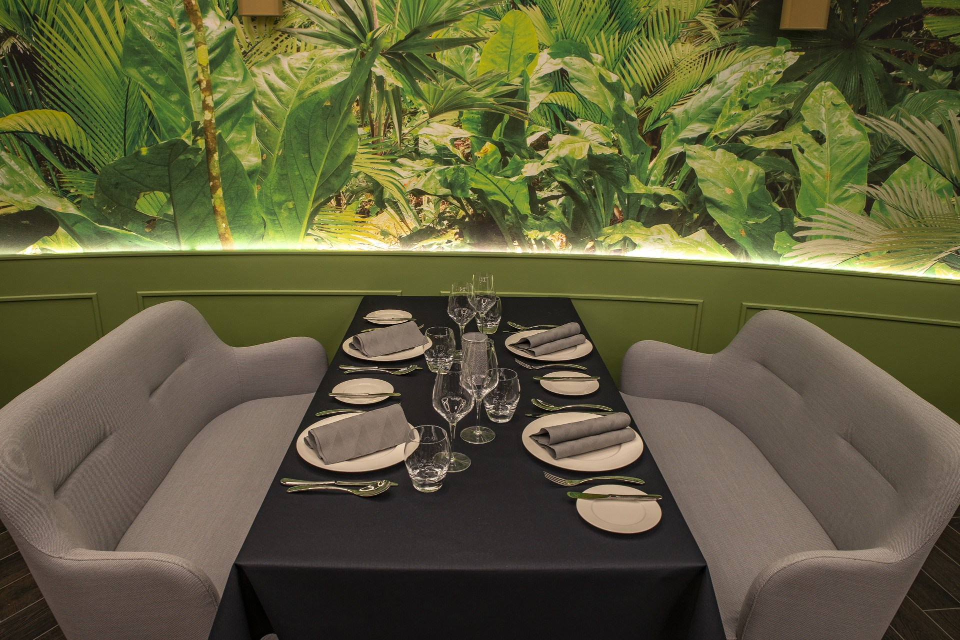 Elements Bar & Restaurant