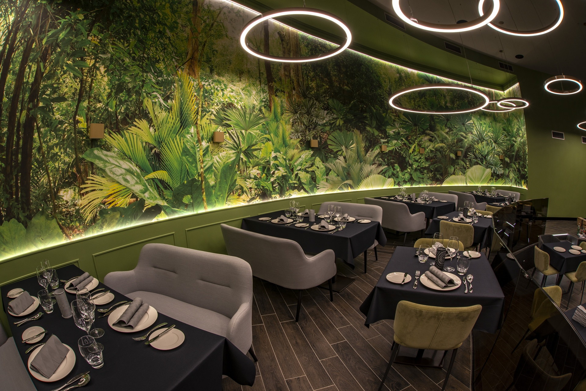 Elements Bar & Restaurant