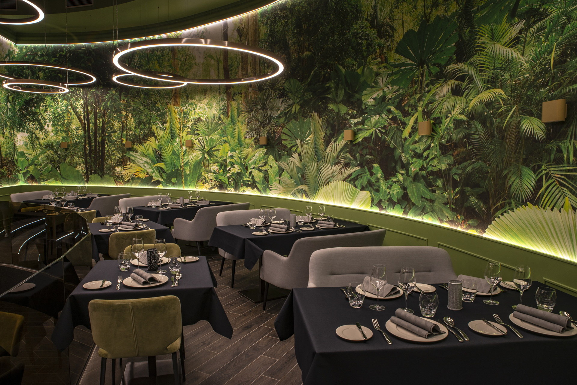 Elements Bar & Restaurant