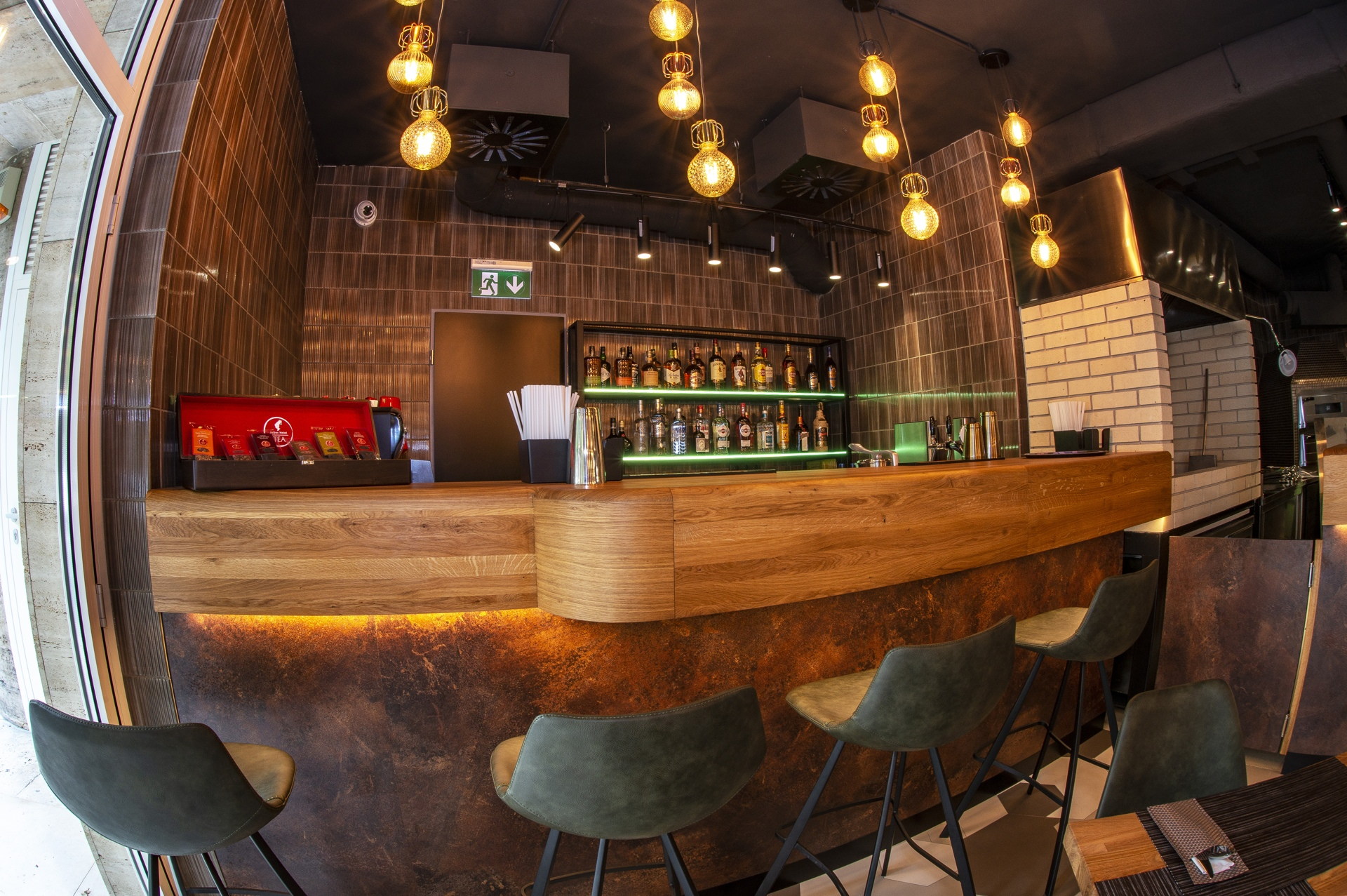 Elements Bar & Restaurant