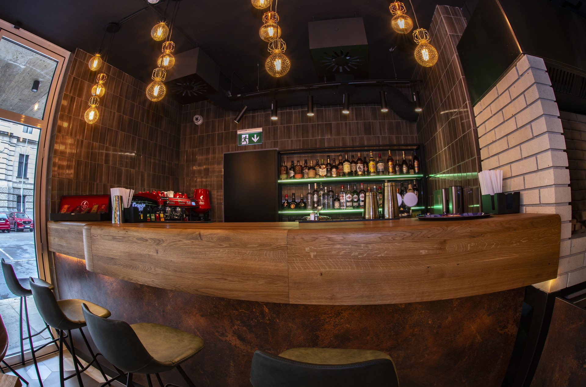 Elements Bar & Restaurant