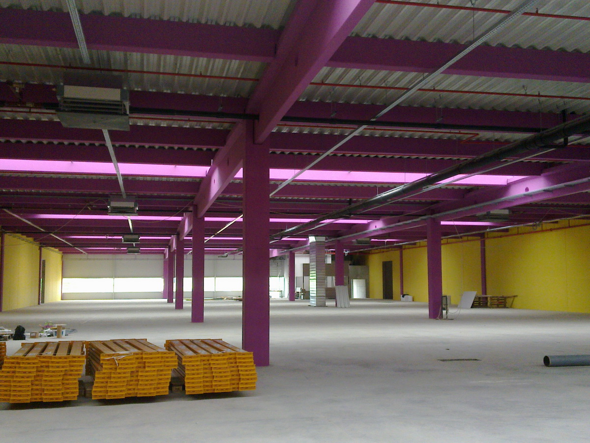 DM Logisztikai Központ