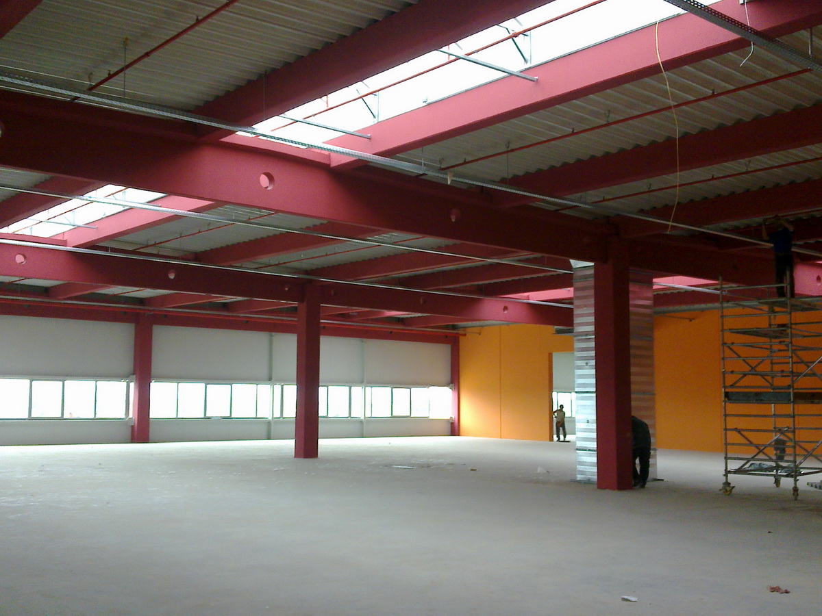 DM Logisztikai Központ