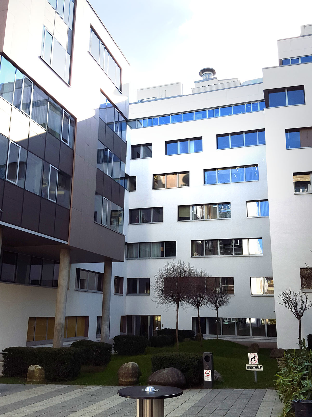 Kacsa utcai irodaház 